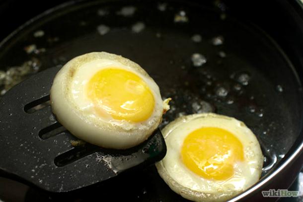 Kako da ispržite savršena jaja na oko (2)