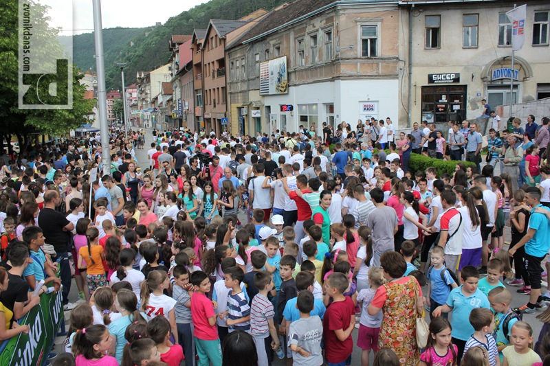 Photo of Ulične trke okupile oko 1.000 djece i mladih (foto)