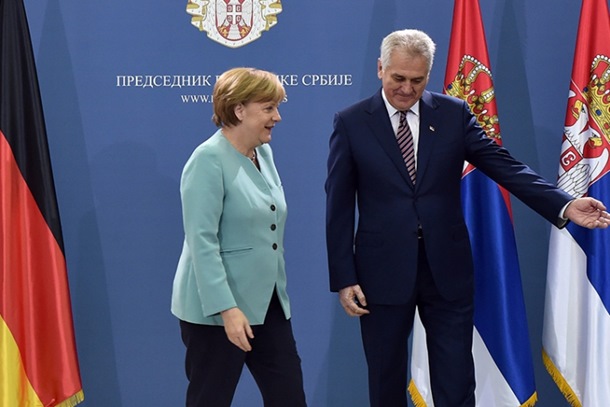 Photo of Angela Merkel tražila od Nikolića jačanje državnosti BiH