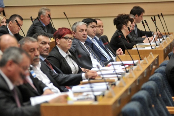 Photo of Odbor NSRS za ustavna pitanja- dovoljno argumenata u korist Dana republike
