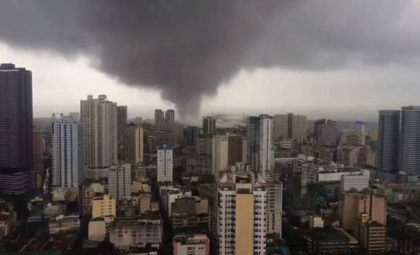 Photo of Tornado protutnjao kroz milionski grad, stanovnici zatečeni (video)