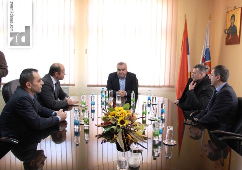 Photo of Gradonačelnik razgovarao sa ministrom civilnih poslova