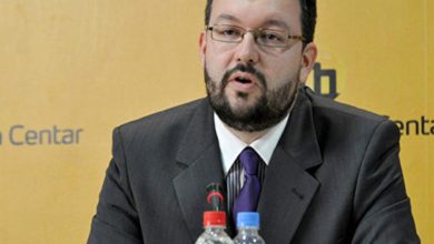 Photo of Antić: Izetbegović ide Đukanovićevim stopama